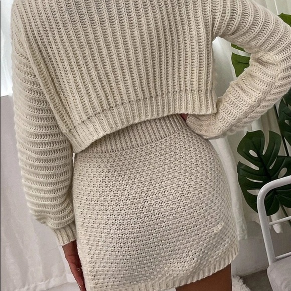 Bodycon Crochet Knit Dress with Matching Cardigan NWOT - Picture 2 of 5